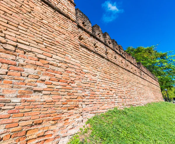 Ancient wall in Chiang Mai — Stock Photo, Image