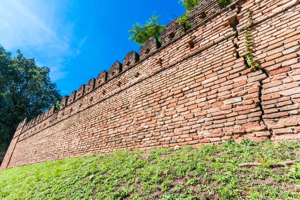 Oude muur in Chiang Mai — Stockfoto