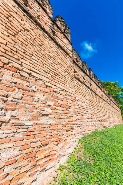 Ancient wall in Chiang Mai — Stock Photo, Image