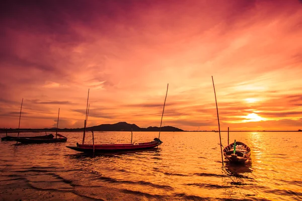 Sunset at sea and boats — Stock Photo, Image