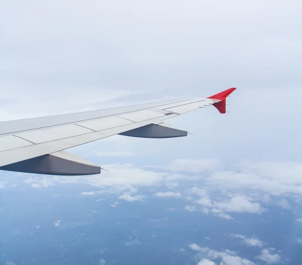 Flugzeugflügel aus dem Fenster — Stockfoto