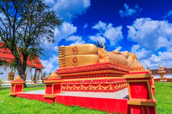 Buda dormido en el templo — Foto de Stock