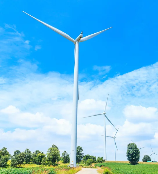 Enormi turbine eoliche — Foto Stock