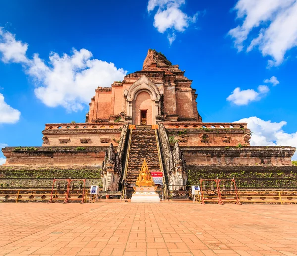 Templul Wat Chedi Luang — Fotografie, imagine de stoc