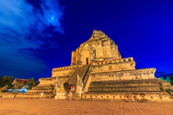 Wat chedi luang tempel — Stockfoto
