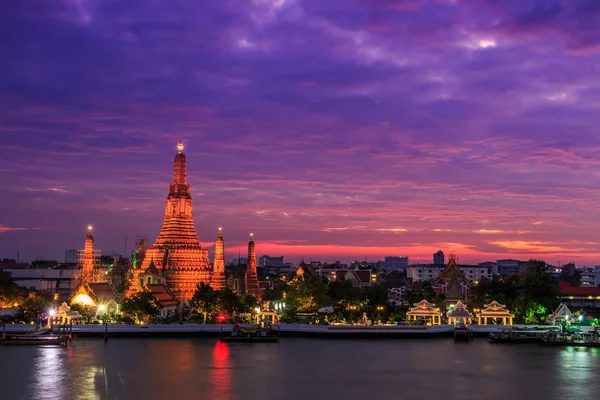 Wat Arun Ratchawararam Ratchawaramahawihan — Zdjęcie stockowe