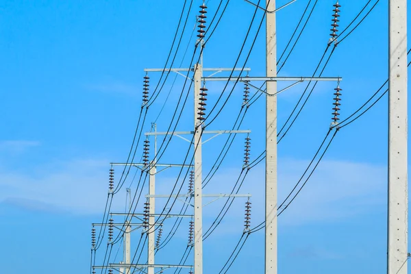 Postes postes eléctricos — Foto de Stock