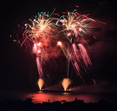 güzel renkli tatil havai fişek