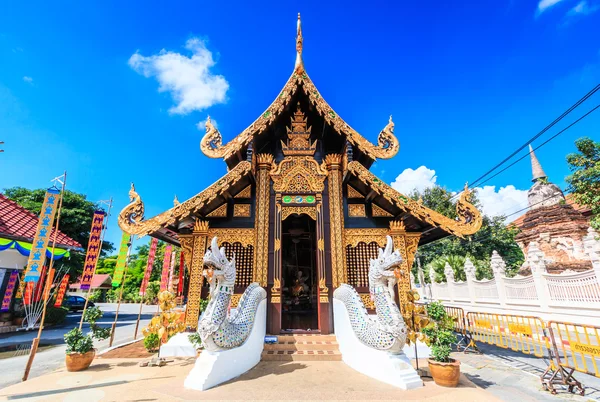 ワット inthakhin saduemuang 寺院 — ストック写真