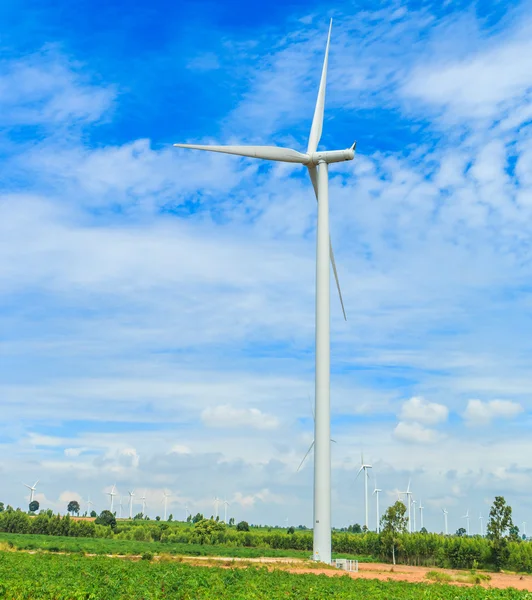 Огромные ветряные турбины — стоковое фото