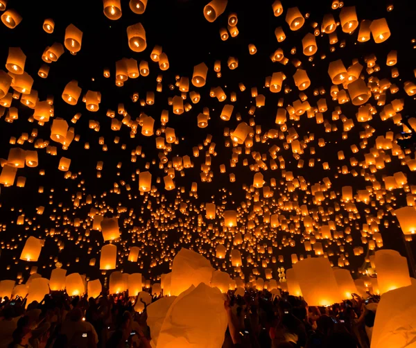 Floating lanterns at Thailand — Stock Photo, Image