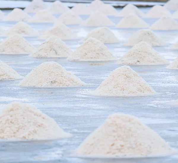 Naklua hmotnost soli v solné farmě — Stock fotografie