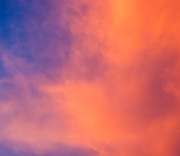 Solnedgång himmel och moln — Stockfoto