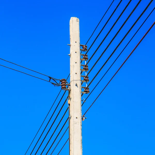Líneas eléctricas de poste —  Fotos de Stock