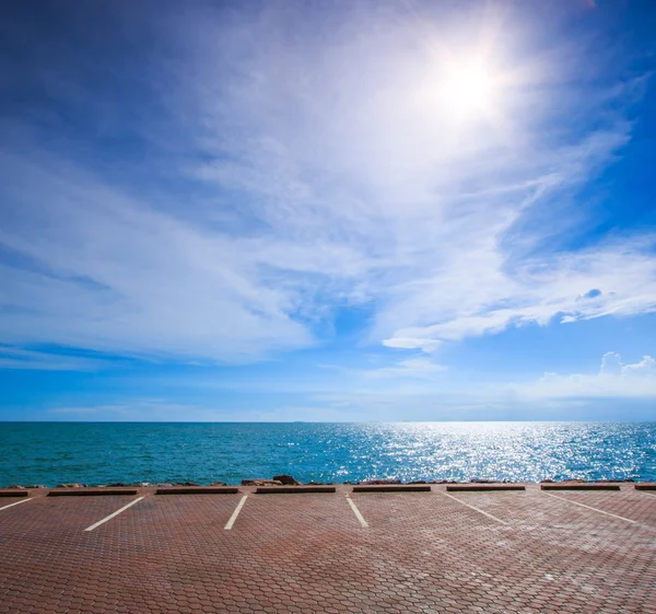 Estacionamento à beira-mar — Fotografia de Stock