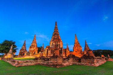 Eski tapınak wat Chaiwatthanaram