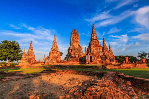 Templo viejo wat Chaiwatthanaram — Foto de Stock