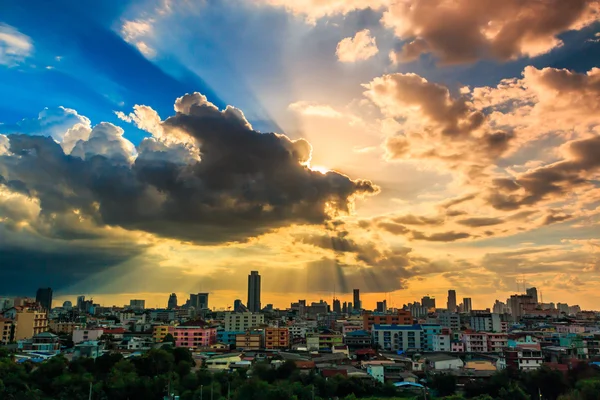Bangkok şehir, Tayland, ışık ışınları — Stok fotoğraf