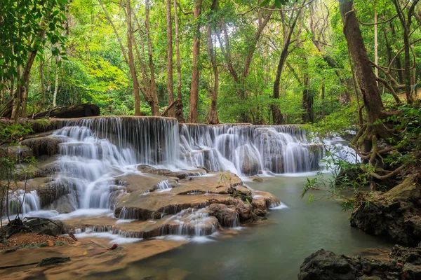 Cachoeira em kanchanaburi da Tailândia — Fotografia de Stock