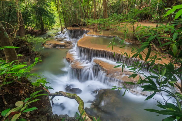 Waterval in kanchanaburi van Thailand — Stockfoto