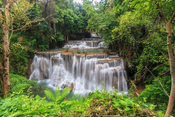 Şelale Tayland Kanchanaburi'deki/daki oteller — Stok fotoğraf