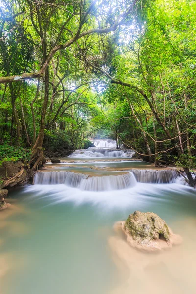 Cachoeira em kanchanaburi da Tailândia — Fotografia de Stock