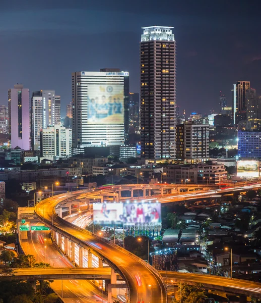 Stadsbilden skymning i Thailan — Stockfoto