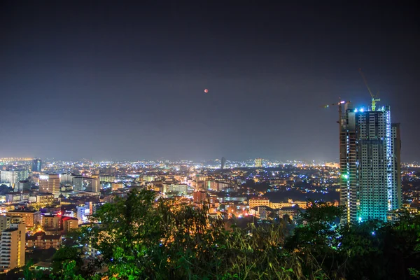 Pattaya stad bij nacht — Stockfoto