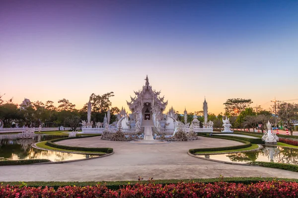 Temple thaïlandais Wat Rong Khun — Photo