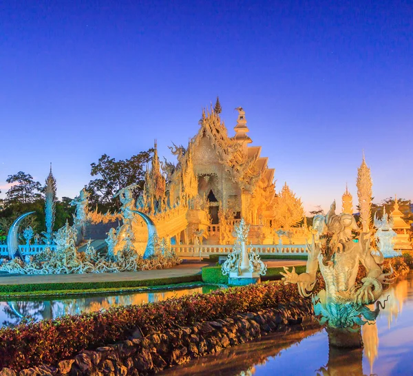 Temple thaïlandais Wat Rong Khun — Photo
