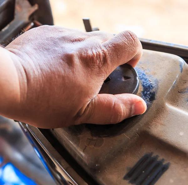 Open the fuel cap — Stock Photo, Image