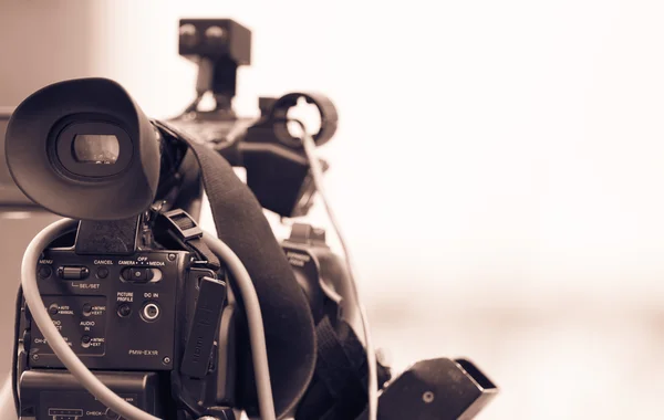 Câmera de vídeo profissional — Fotografia de Stock