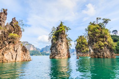 Ada su Khao Sok Milli Parkı