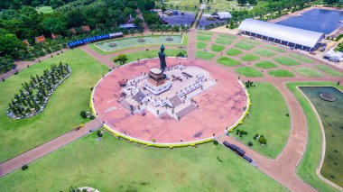 Buda heykelinin havadan görünümü