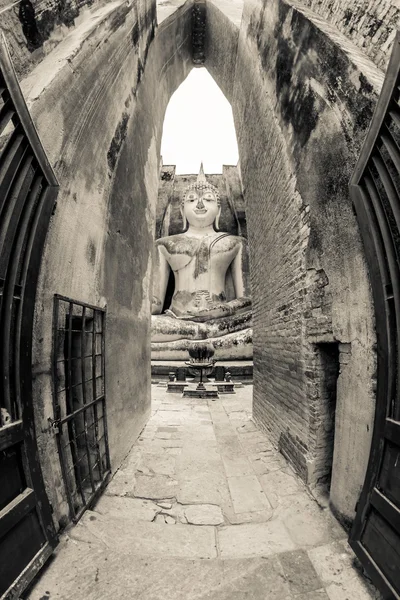 Vecchia statua buddha — Foto Stock