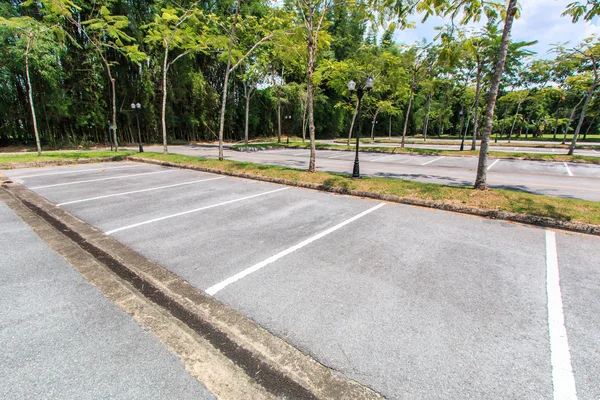 Empty parking lot — Stock Photo, Image