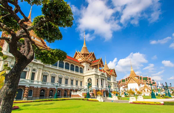 Royal grand palace — Stock Photo, Image