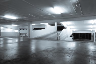 boş yer altı otoparkı