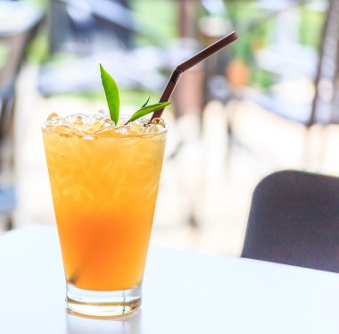 buzlu çay bardağına