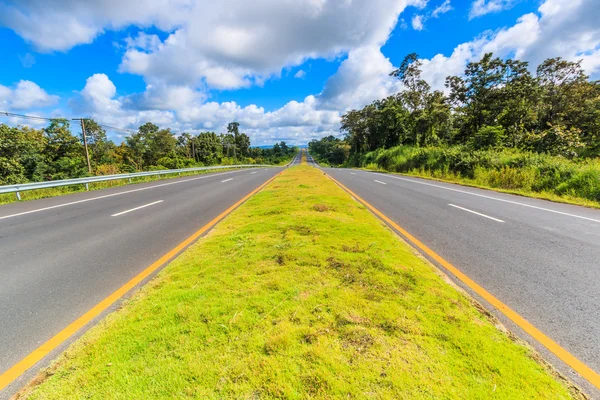 Route asphaltée sur l'autoroute — Photo