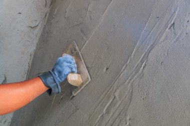 Sıvacı beton duvar