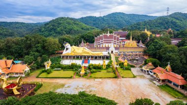 Phrae Wat Phra 'nın güzel manzarası Suthon Mongkhon Khiri, Tayland 