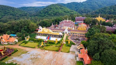 Phrae Wat Phra 'nın güzel manzarası Suthon Mongkhon Khiri, Tayland 