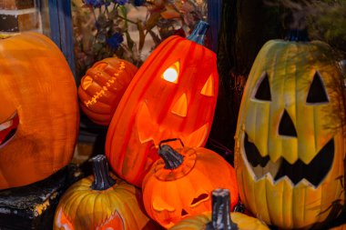 Hristiyanlıktan kaynaklanan Cadılar Bayramı Festivali, dünyanın her yerindeki insanlar tarafından çeşitli etkinliklerle kutlanan bir gündür.