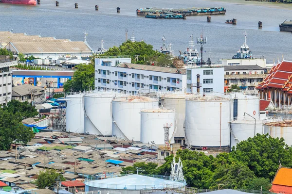 Olietanks in bangkok — Stockfoto