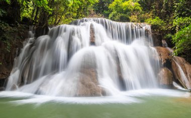 Tayland Erawan şelale