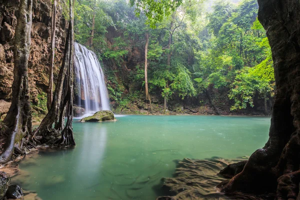 タイでエラワンの滝 — ストック写真