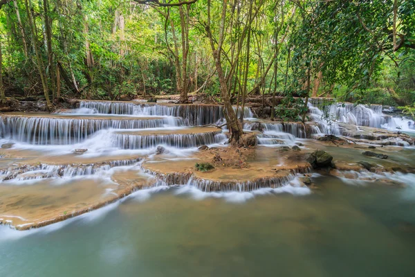 Erawan waterval in thailand — Stockfoto