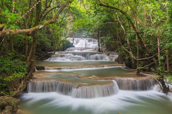 Erawan водоспад в Таїланді — стокове фото