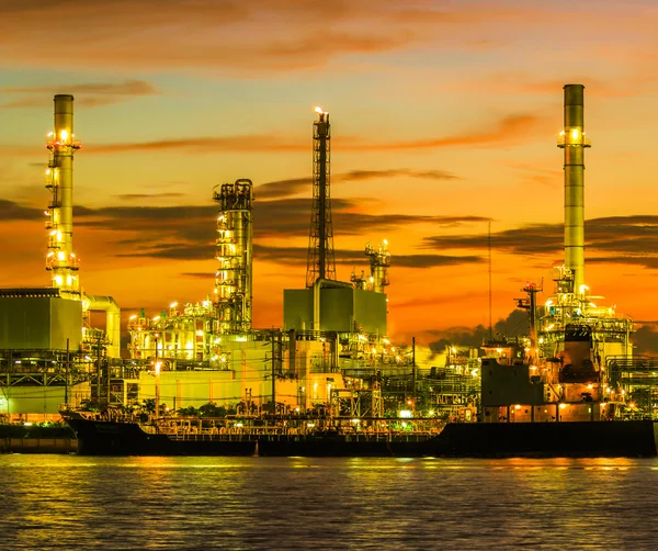 Fábrica de refinaria de petróleo em Bancoc — Fotografia de Stock